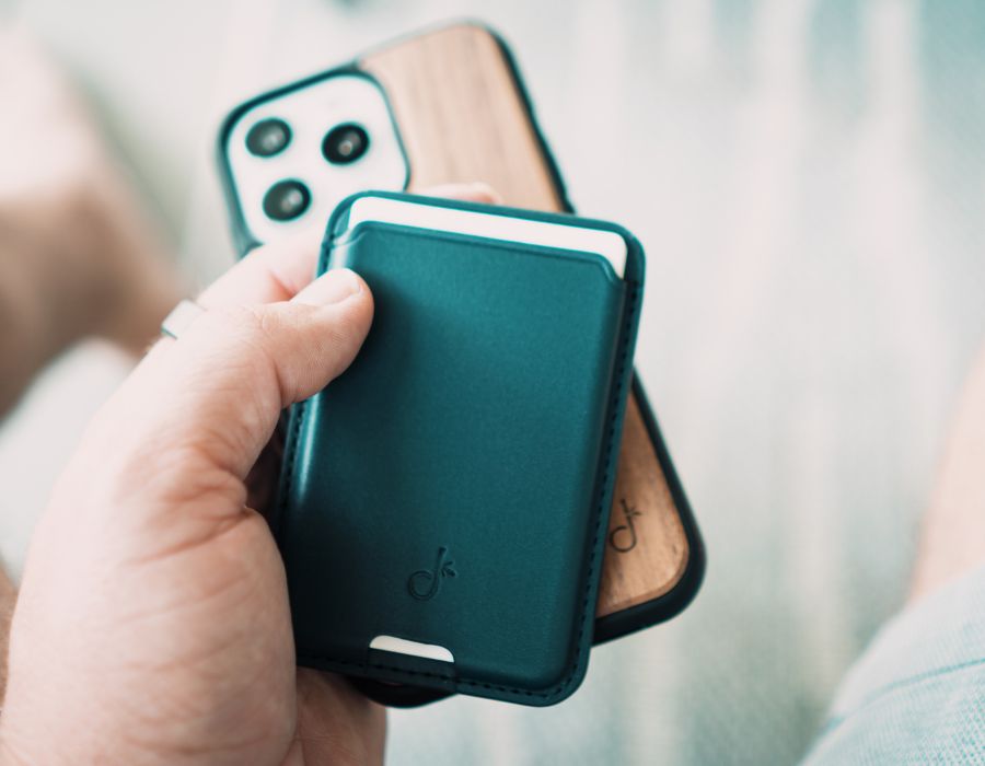 iPhone 17 MagSafe & Wallet Hülle